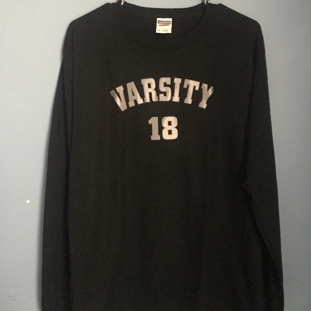 Medium Jerzees Graphic Long Sleeve
